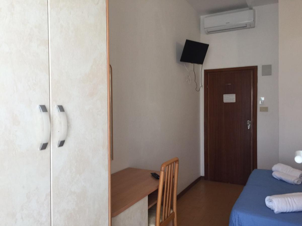 Hotel Bacco Rimini Esterno foto