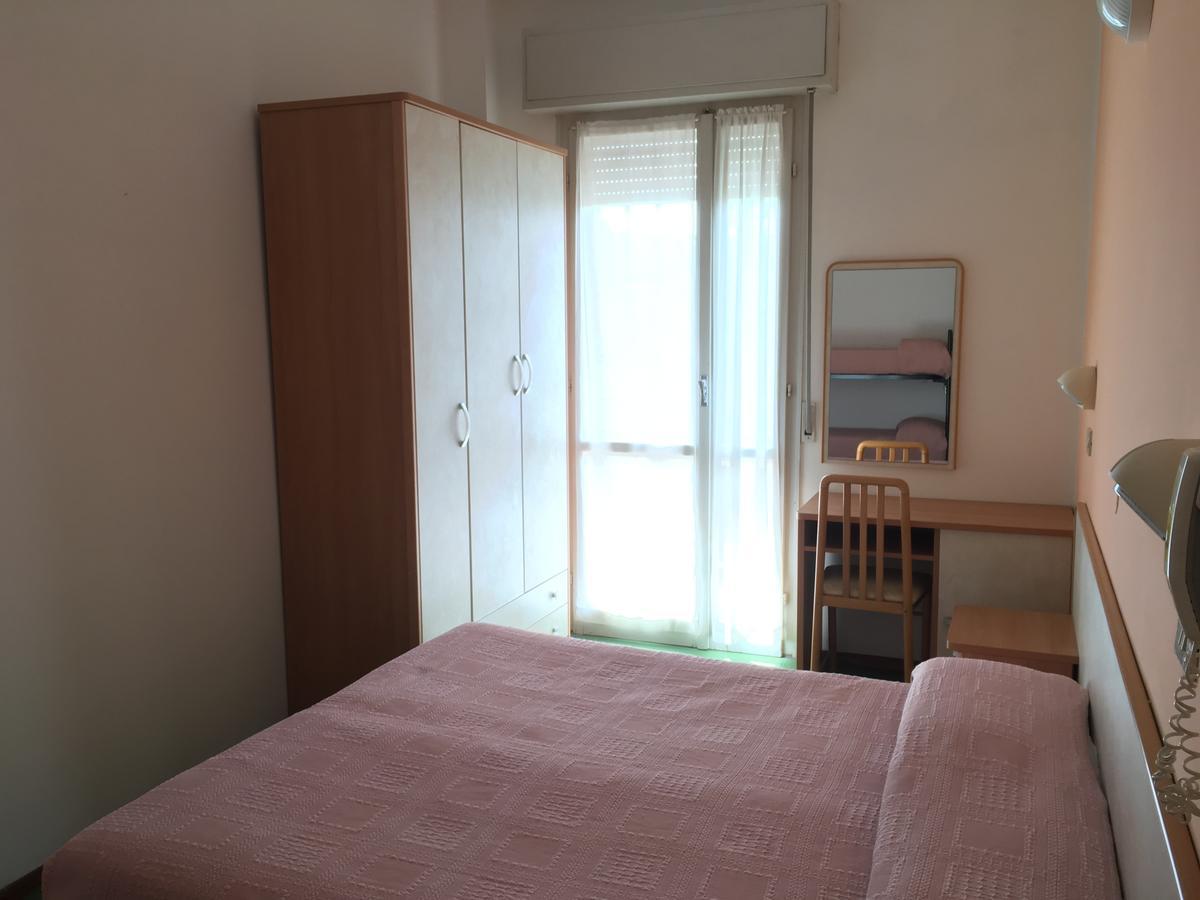 Hotel Bacco Rimini Esterno foto